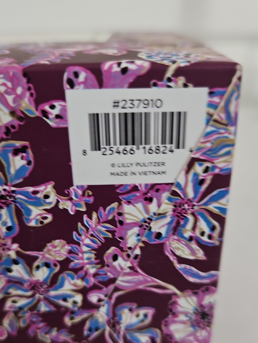 Lilly Pulitzer NIB Medium Candle - Picture 6 of 6